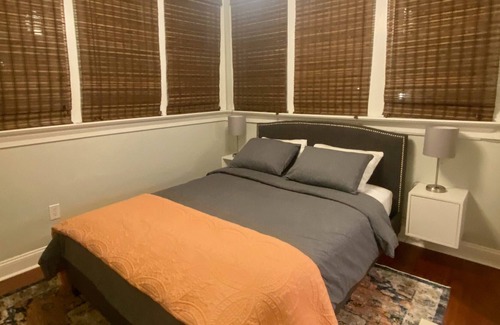 Sunnyside House | Spacious Sunnyside Bungalow