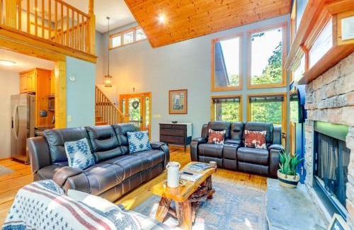 Talking Rock House | Spacious Talking Rock Cabin Game Room, Fire Pit!
