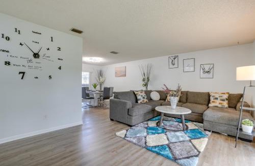 Bearss Plaza House | Spacious Tampa Vacation Rental about 7 Mi to Beach!