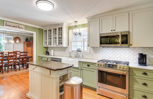 Greenville - Spartanburg House | Spacious Taylors Home ~ 5 Mi to Dtwn Greenville!