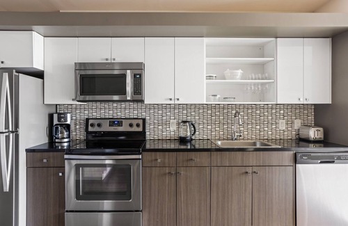 Theatre District Apartment | Spacious Theatre District 2BR w/Gym & W/D, near Boylston T, by Blueground