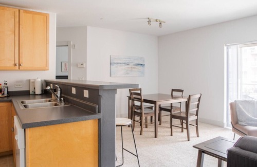 Historic Third Ward Apartment | Spacious Third Ward Apt Near Summerfest with Balcony