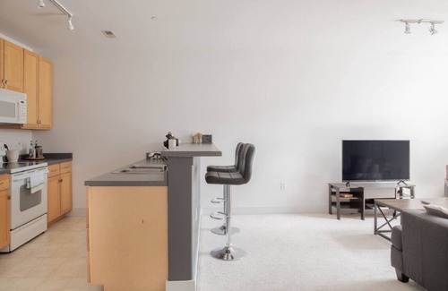 Historic Third Ward Apartment | Spacious Third Ward Apt Near Summerfest with Balcony