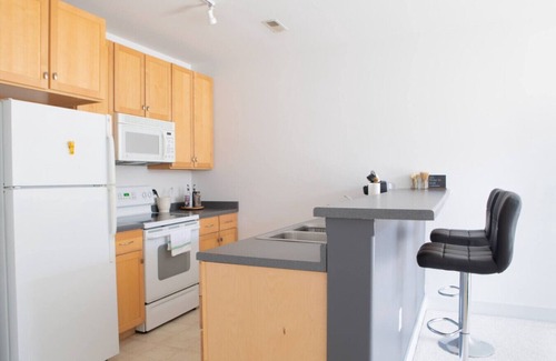 Historic Third Ward Apartment | Spacious Third Ward Apt Near Summerfest with Balcony