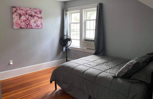 Buzzards Bay House | Spacious Three Bedroom Family Home in Bourne!