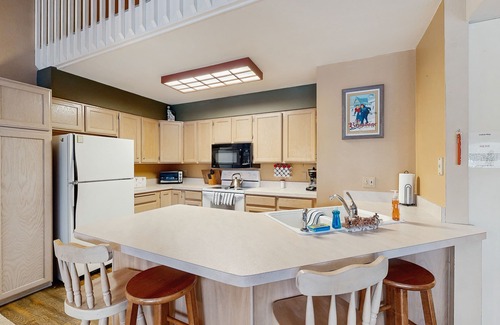 McCall Condo | Spacious Top-Floor Condo with Resort Amenities - Pool, Hot Tub, & On-Site Gym