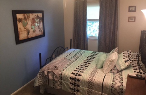 Norfolk - Virginia Beach House | Spacious Town home Located 20 Minutes from the Virginia Beach Ocean Front.