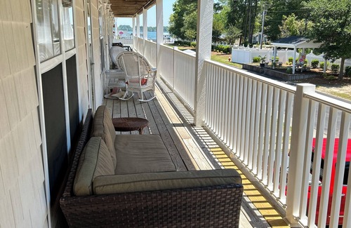 White Lake House | Spacious townhome in private community with community pool and lake access