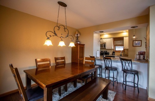 Ellicottville House | SPACIOUS TOWNHOME, GREAT SLOPE VIEWS - PERFECT FOR YOUR OUTDOOR GETAWAY!