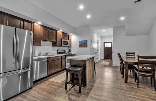 Ellicottville House | Spacious Townhome with Fireplace