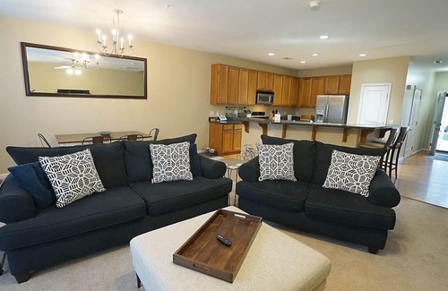 Southwest Raleigh House | Spacious Townhome with Community Pool
