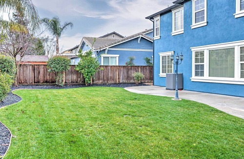 Tracy House | Spacious Tracy Home w/ Fenced Backyard!