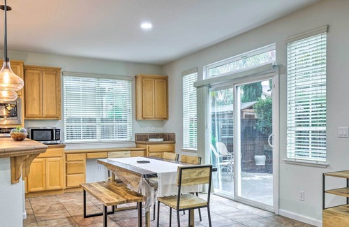 Tracy House | Spacious Tracy Home w/ Fenced Backyard!