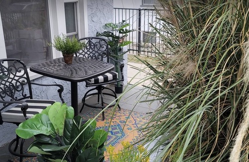 Mid City House | Spacious two bedroom, duplex, centrally located