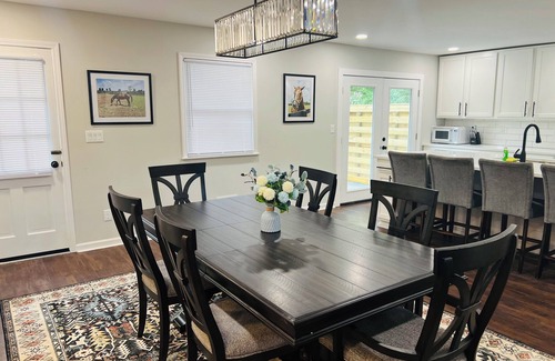 Buechel House | Spacious, Ultra Comfy 5-Bedroom House in Beautiful Quiet Louisville Neighborhood