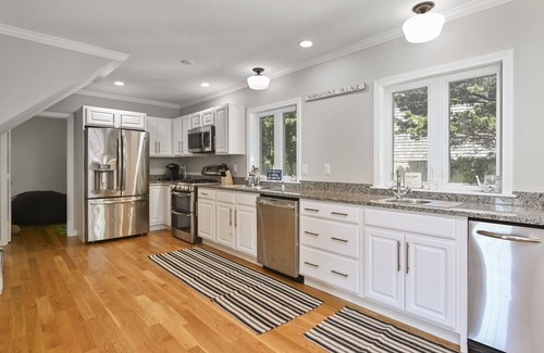 Barnstable House | Spacious & Updated House with Private Beach