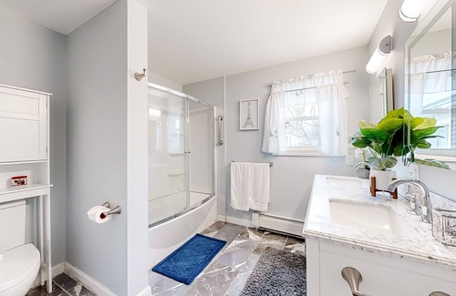 Westbrook Hotel | Spacious, upper-level duplex condo near Portland & beautiful beaches