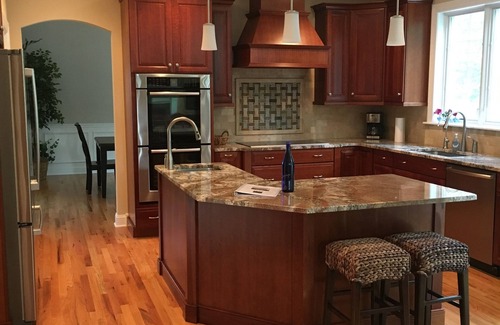 Saratoga Springs House | Spacious upscale 5 Bedroom Home With Pool Located Close To Downtown Saratoga.