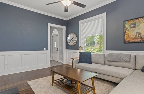 Southmoreland House | Spacious Upscale Retreat