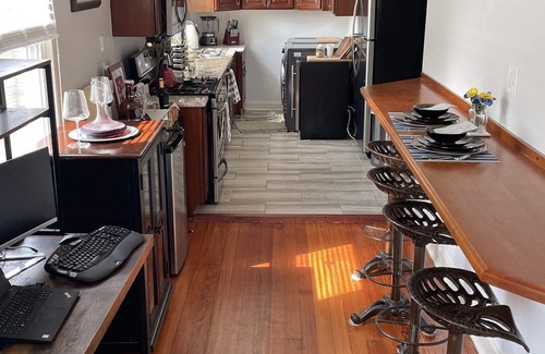 Marlyville - Fontainebleau Apartment | Spacious Uptown/Fountainbleu Home