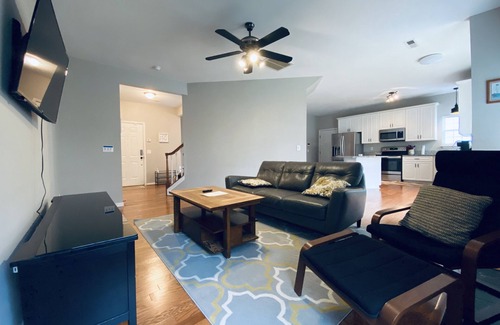 Conestee House | Spacious Urban House 4 B 2.5 Bath near Woodruff Rd