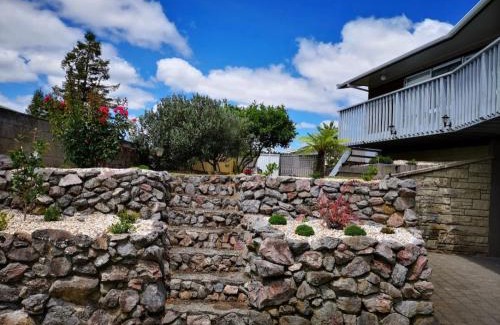 Springfield House | Spacious Utuhina holiday House