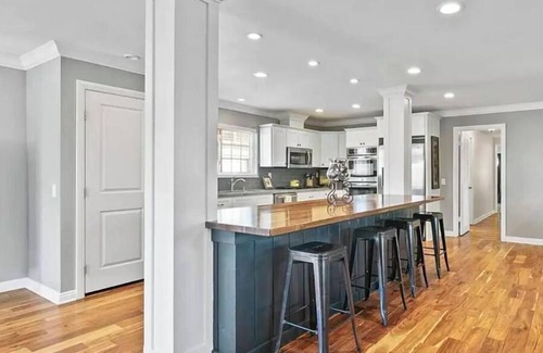 Ventura House | Spacious Ventura Home with yard