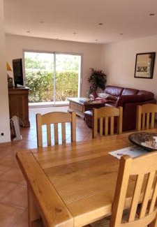 Saint-Vivien-de-Medoc Villa | spacious villa