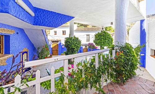 Benaocaz Villa | Spacious Villa in Benaocaz with Mountain and Pool Views