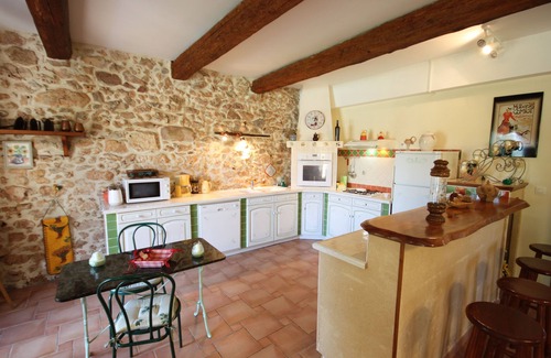 Puisserguier Villa | Spacious villa in the heart of the vineyards with private pool and garden