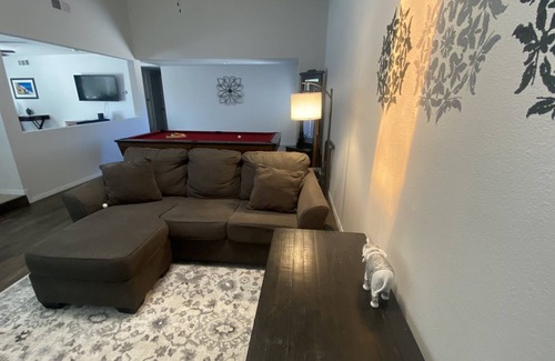 Simi Valley Villa | Spacious Villa Pool Billiards King Beds Chef's Kitchen