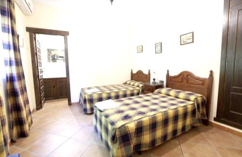 Sanlucar la Mayor Villa | Spacious Villa with Pool in Sanlúcar la Mayor