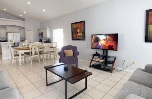 Four Corners House | Spacious Villa with Pool, spa & Game Room