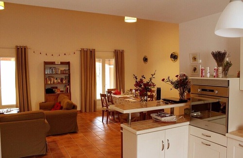Pierrevert Villa | Spacious villa with shared pool in Pierrevert beside Golf du Luberon.