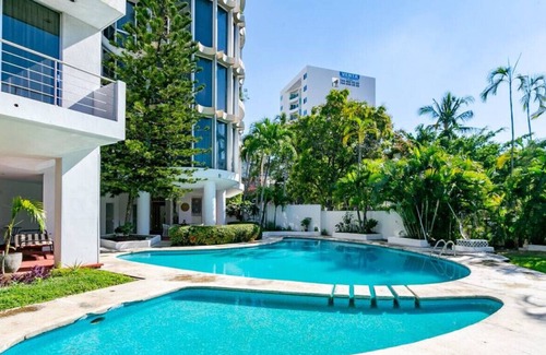 Costa Azul Apartment | Spacious Vintage Apt + The Best View of Acapulco