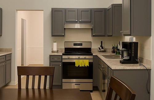 Stone Mountain House | Spacious w/2-family rooms, 3-bedroom, WiFi, nearby Stone Mountain & other parks