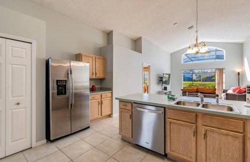 Lake Berkley House | Spacious Water View with Pool Disney Area-No Carpet