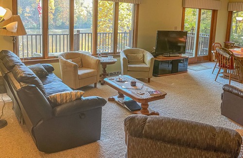 Buchanan House | Spacious waterfront home.! Near Notre Dame, Lake Michigan,Golf Courses ,Wineries
