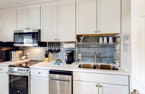 Perdido Key Coves One Apartment | Spacious waterfront studio with shared dock, tennis, & patio