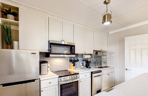 Perdido Key Coves One Apartment | Spacious waterfront studio with shared dock, tennis, & patio