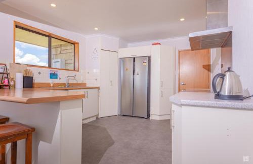 Dinsdale House | Spacious with fabulous views overlooking the city