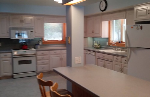 Ephraim House | Spacious-Wooded Lot–Family/Pet Friendly-Short Walk to Eagle Harbor