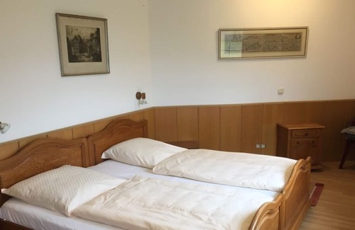 Bad Rodach Apartment | Spaciously furnished holiday apartment (56sqm) with balcony