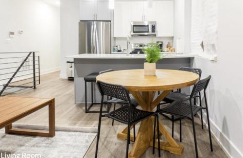 North Philadelphia East Apartment | Spacy 4br4brpatiocribwdpingpongsleeps12