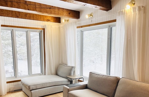 Sainte-Ann-des-Lacs House | Span Chalet : Bord de Leau à Proximité de St-sauveur