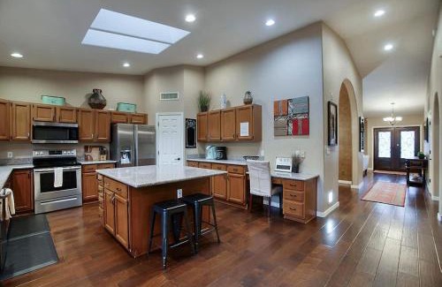 Paradise Park Vista House | Spanish Bella