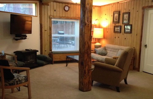 Quincy Cottage | Spanish Creek Cottage Private Waterfront Year Round