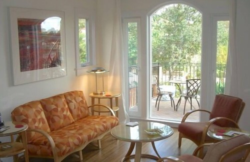Los Feliz Apartment | Spanish in Walkable Silverlake- gorgeous remodel, view of Rowena Resevoir