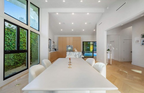 The Flats Villa | SPANISH MODERN VILLA IN BEVERLY HILLS