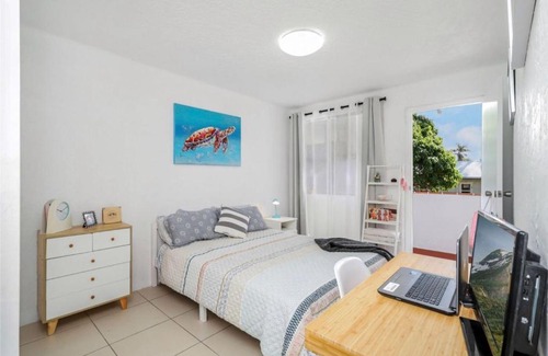 Kings Beach Apartment | Spanish Villas Unit 6, 3 Skyes Ave, Kings Beach